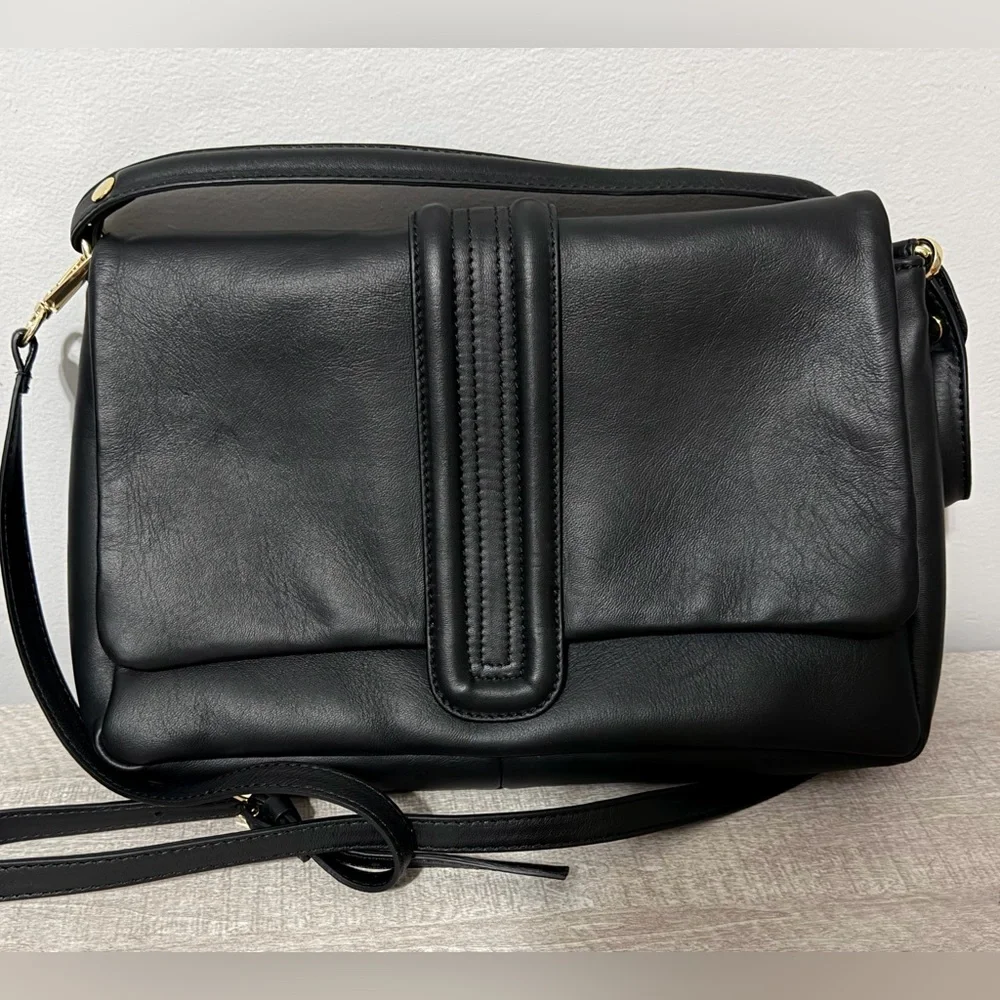 Vintage leather shoulder/crossbody bag by Centaurea. Made in Italy, Like New